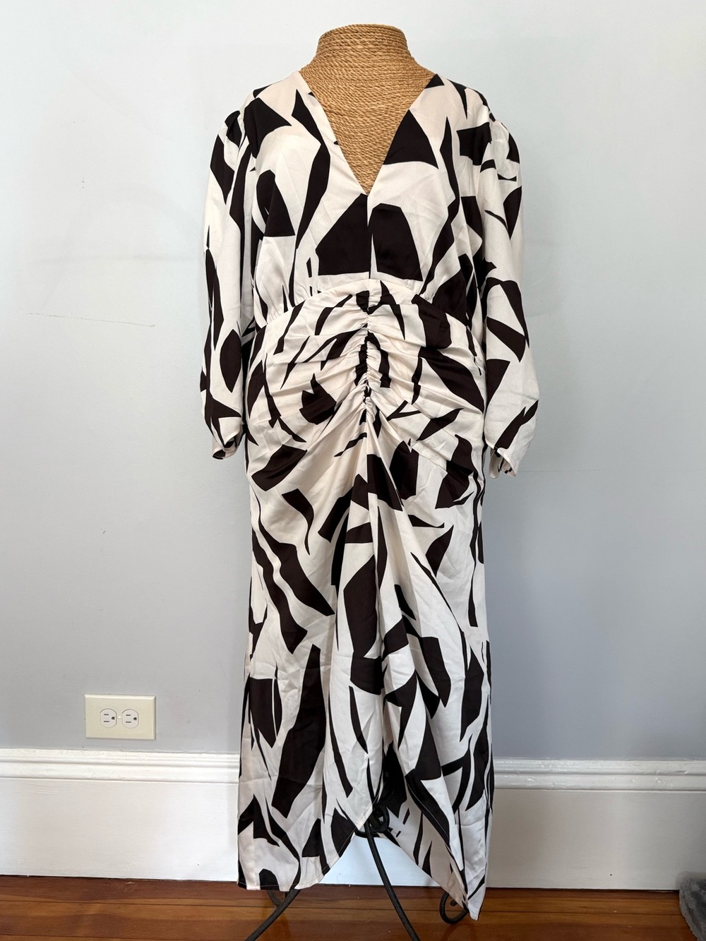 Express Black and White Abstract Ruched Midi Dress